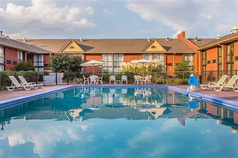 hotels in cartersville